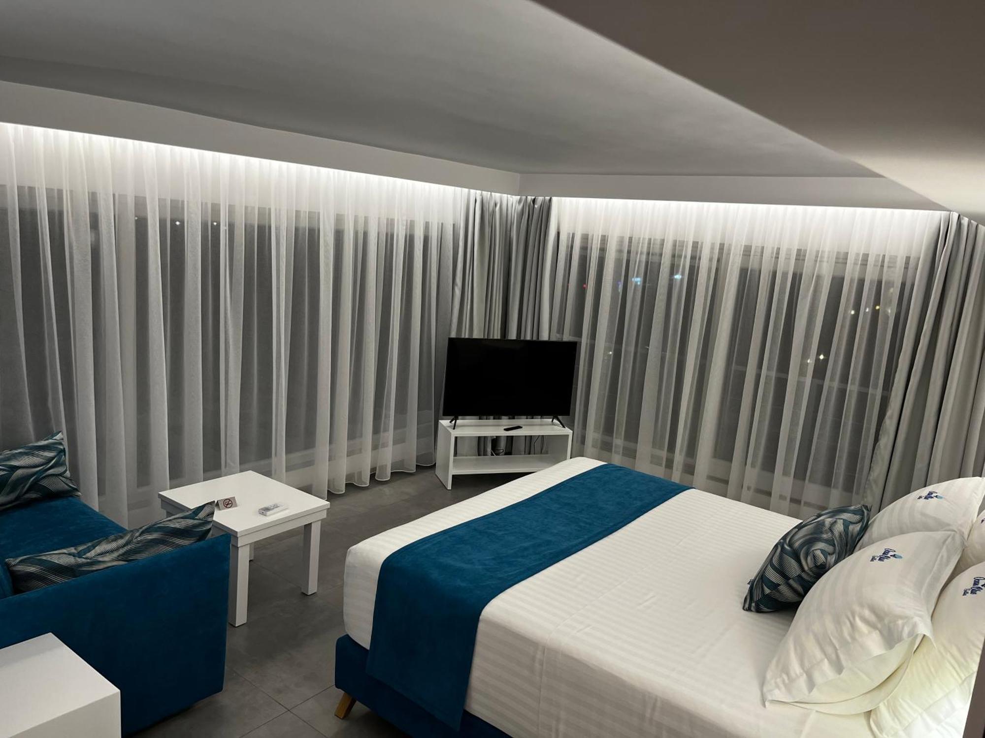 Ocean Blue Apartment